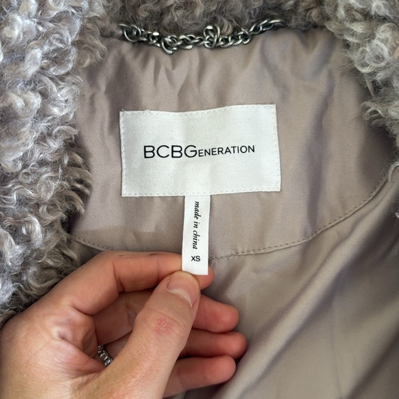 BCBGENERATION HAZE FAUX FUR SNAP BUTTON SHAWL COLLAR TEDDY COAT W/POCKETS, XS - Picture 5 of 7